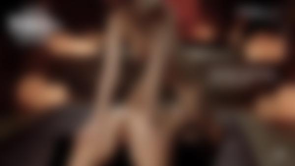 Ekrāna paņemšana #12 no filmas Tantras rituālā masāža