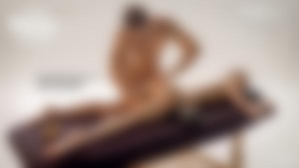 Kuvakaappaus #9 elokuvasta Eroottinen Flexi-hieronta