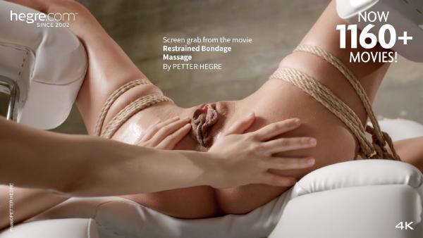 Kuvakaappaus #2 elokuvasta Rajoitettu Bondage-hieronta