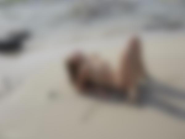 Attēls #9 no galerijas Džennas pludmales akrobāte