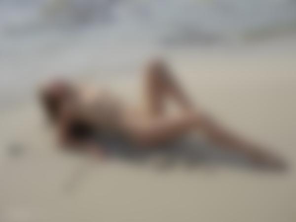 Attēls #10 no galerijas Džennas pludmales akrobāte