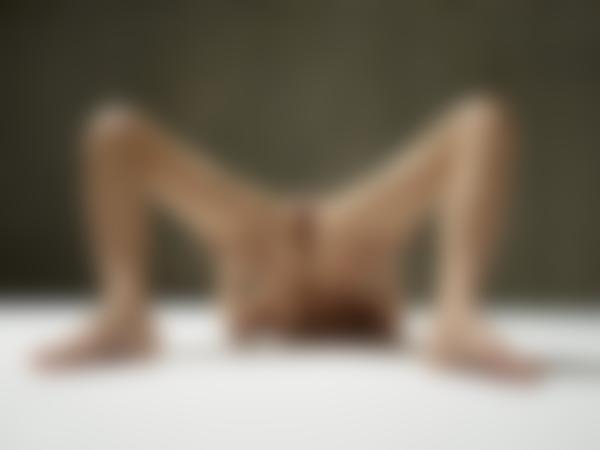 Kuva #9 galleriasta Jenna figuuri ja muoto